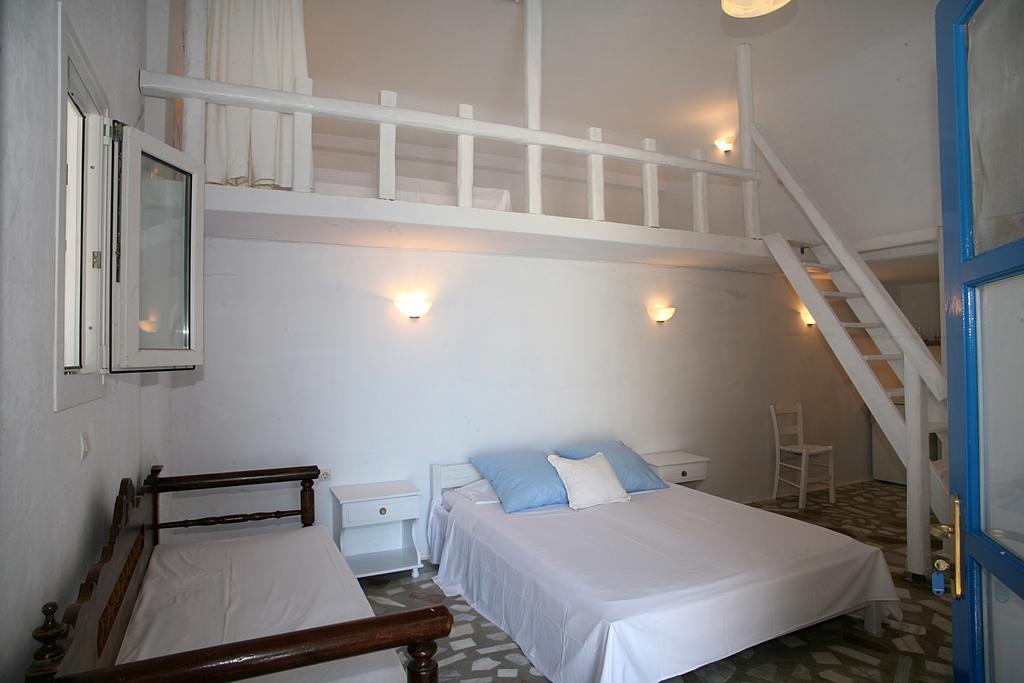 Voula & Aparthotel Tourlos