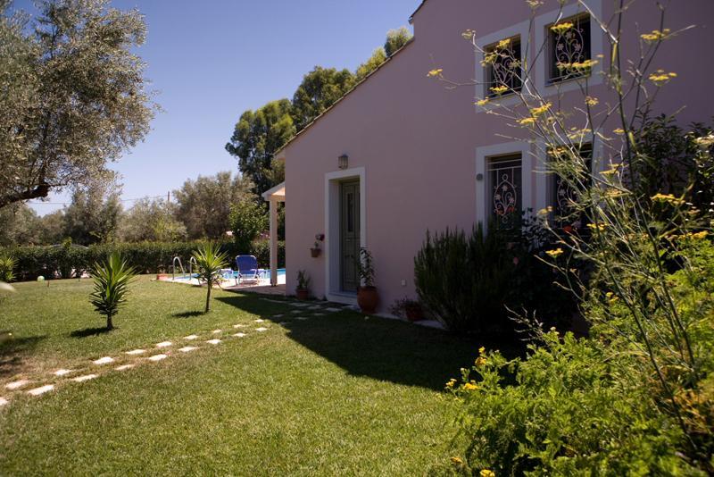 Fotini Holiday home *