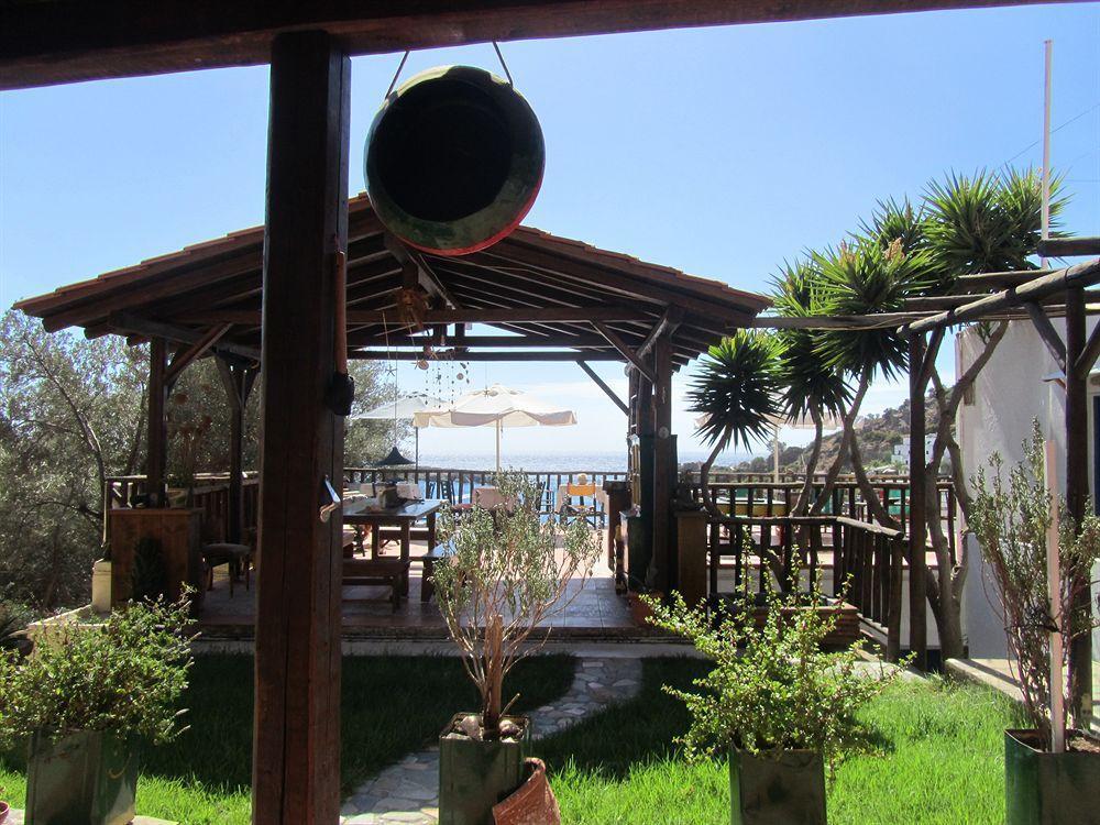 Oasis (adults Only) Anissaras