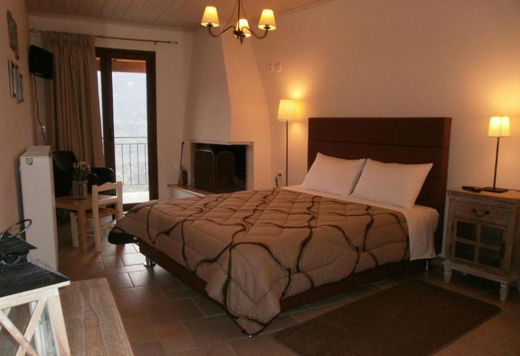 To Pandoxeio Tis Rinas Guest house *