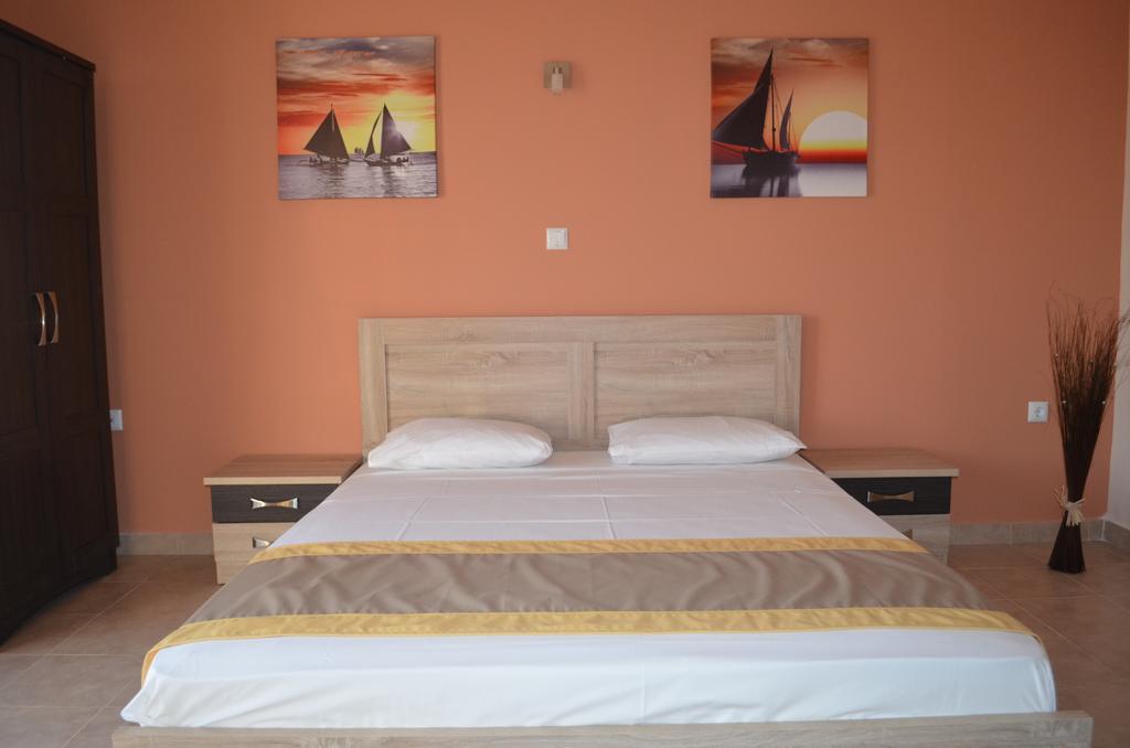Thassos Grand & *