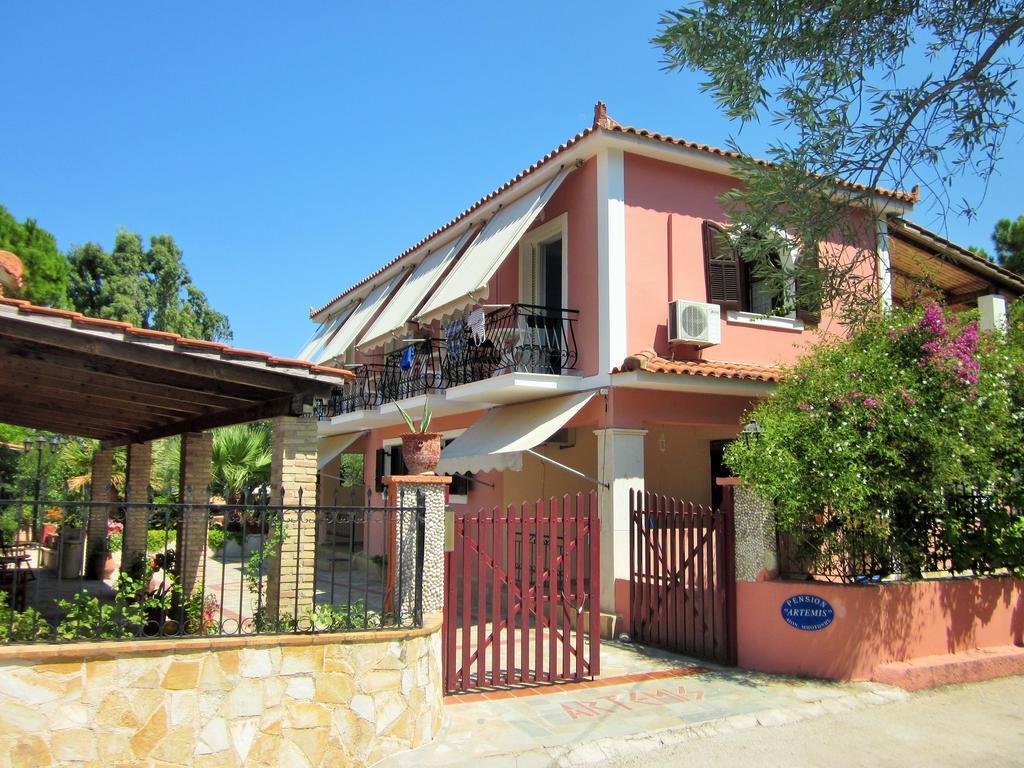 Artemis Vassilikos Aparthotel 3*