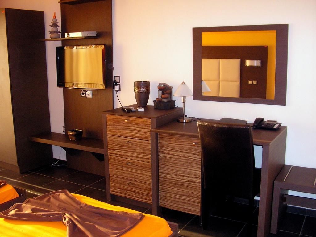 Bay Apartment *