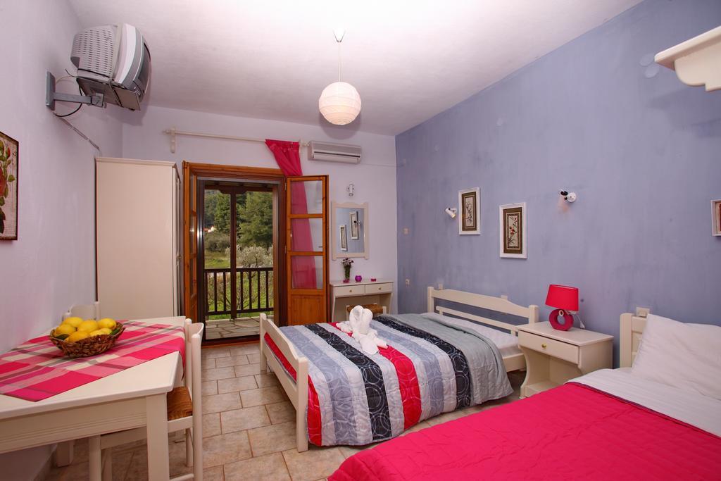 Sklavos Apartment *