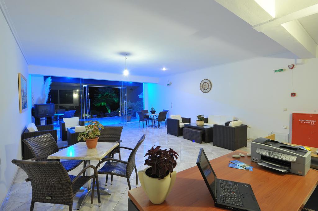 Galazia Akti Apartment
