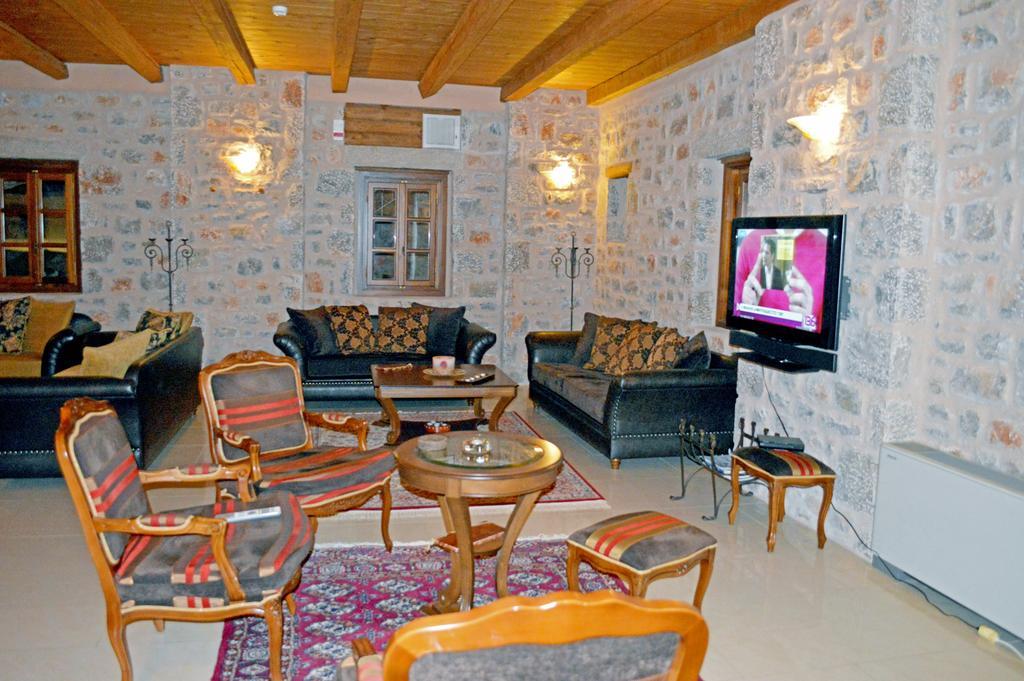 Hotel Smyros Poulithra