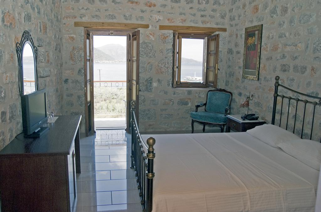 Smyros Hotel 4*