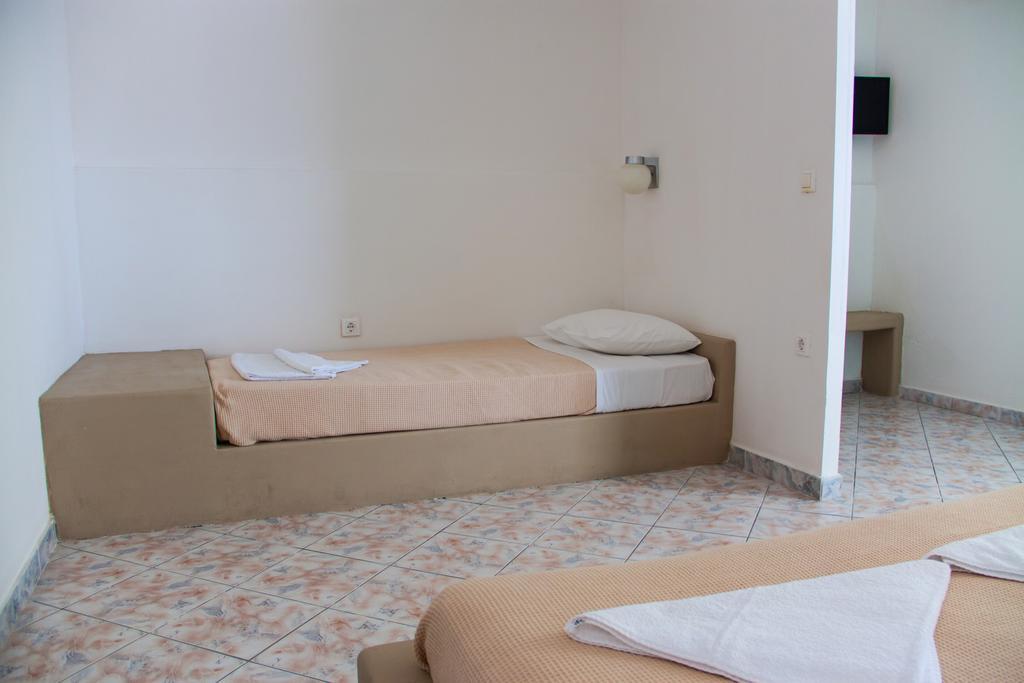 Aparthotel Parasporos Village 2*
