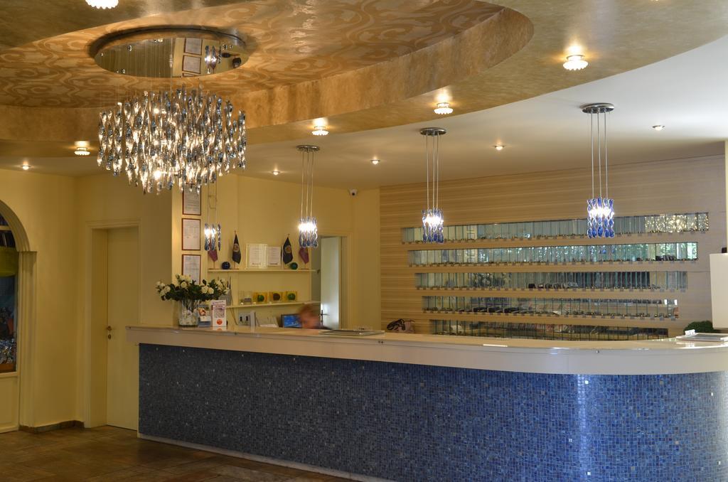Dolphin Bay Seaside & 4*