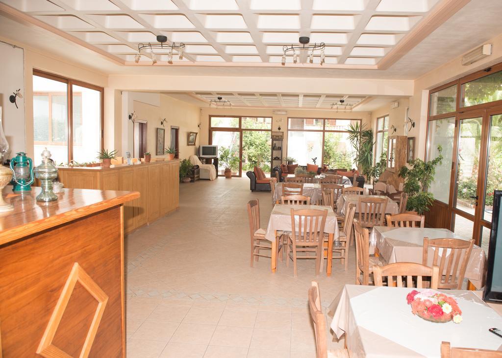 Morfoula Aparthotel