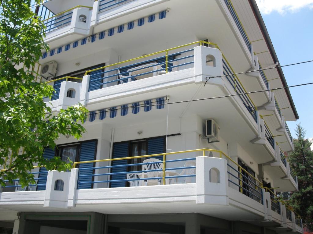 Apartment Theo