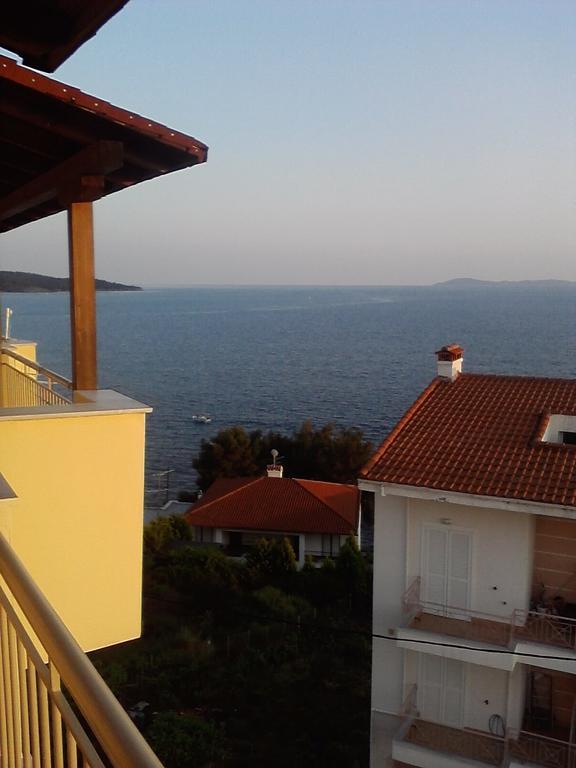Stefania Apartment Neos Marmaras