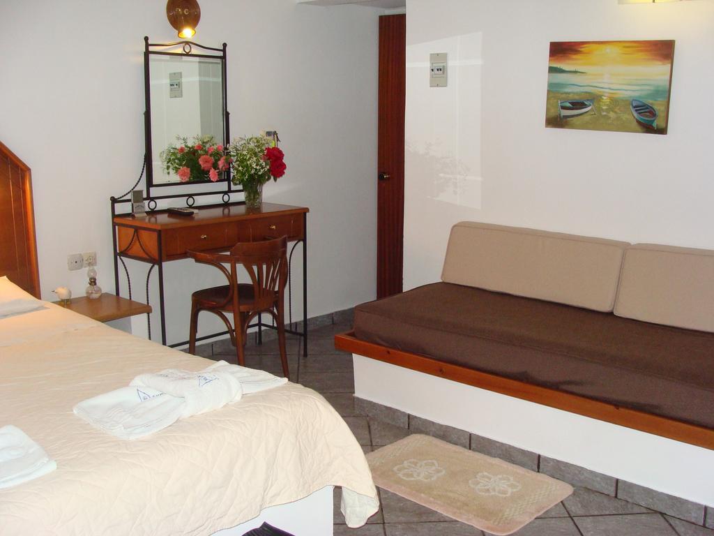 Akrogiali Studios & Aparthotel