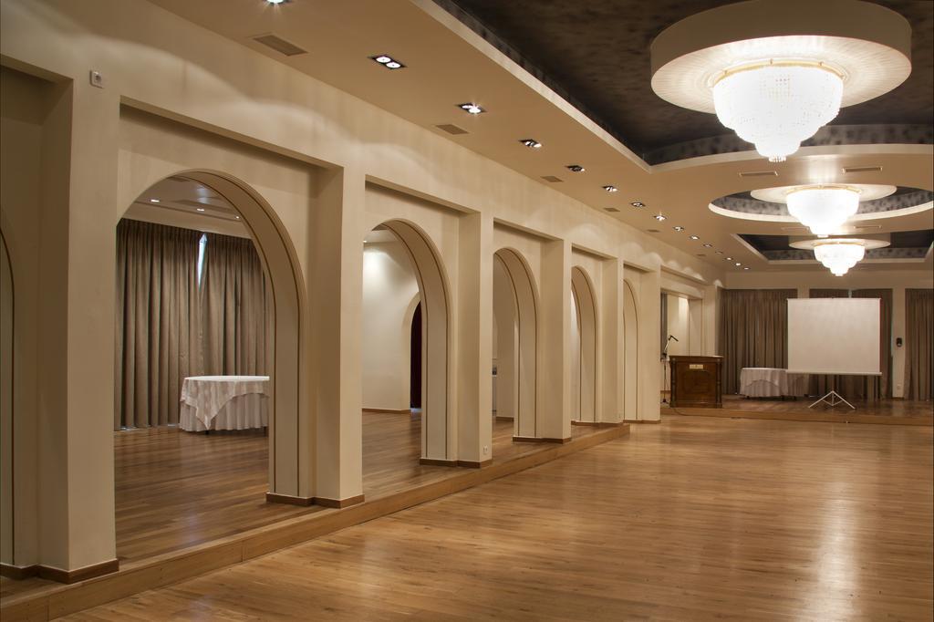 Theoxenia Palace