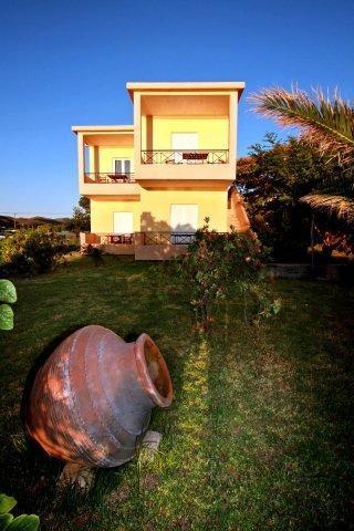 Apartment Akrogiali *