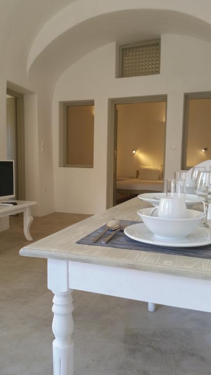 Filotimo Cave Aparthotel