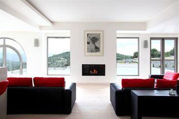 Hotel Seleni Suites Boutique Deluxe 4*