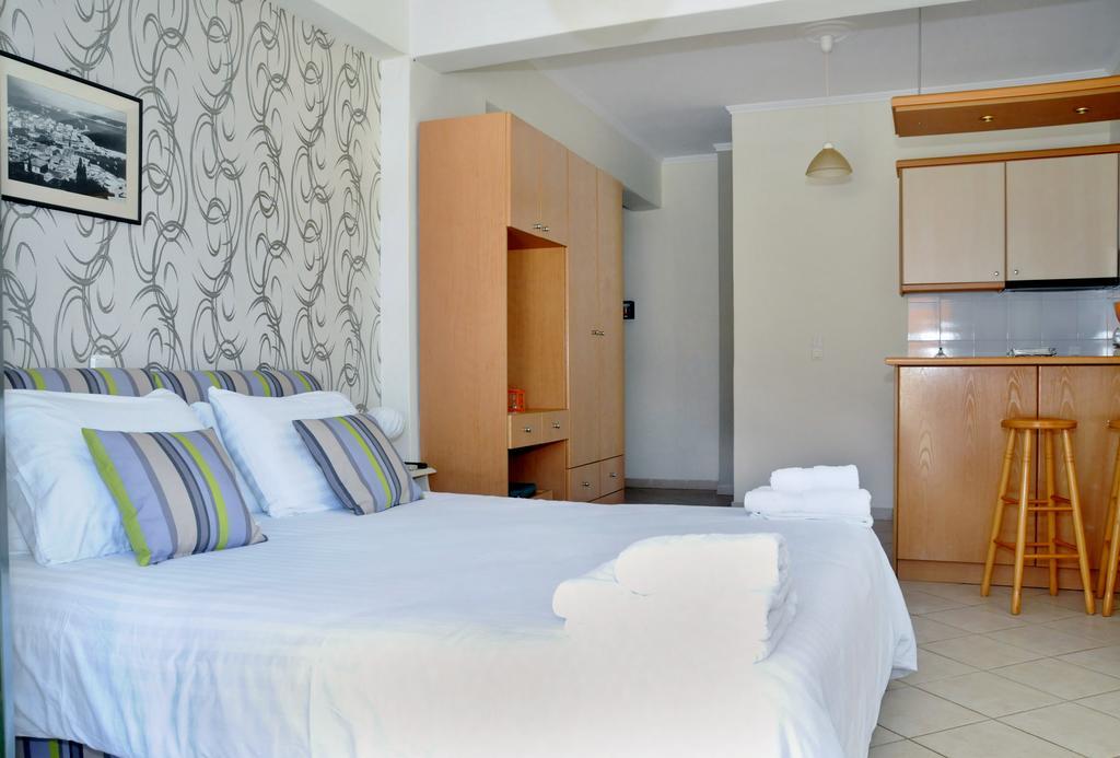 To Kastro Aparthotel 2*