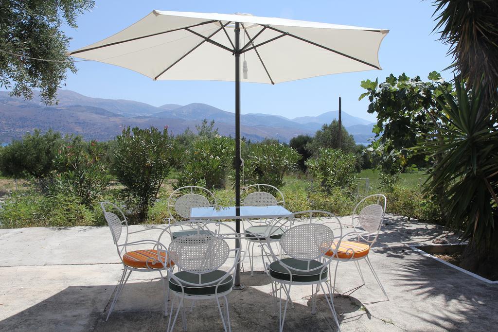 Circe Pansion Apartment Lixouri