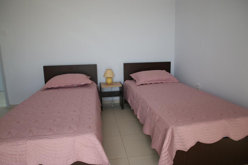 Vari Beach Hotel 2*