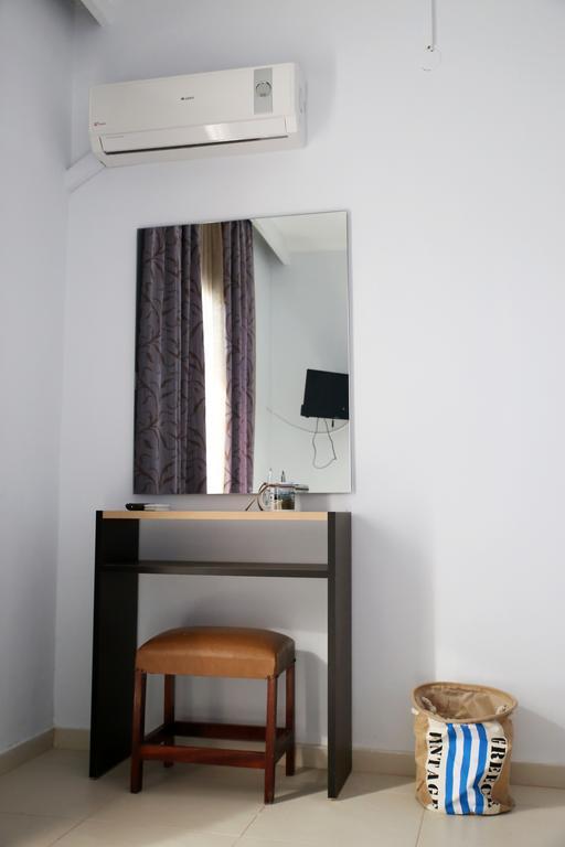 Vari Beach Hotel 2* Vari (Syros)