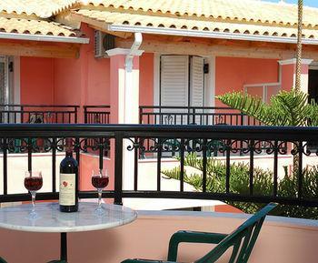 San Giorgios Maisonettes Laganas
