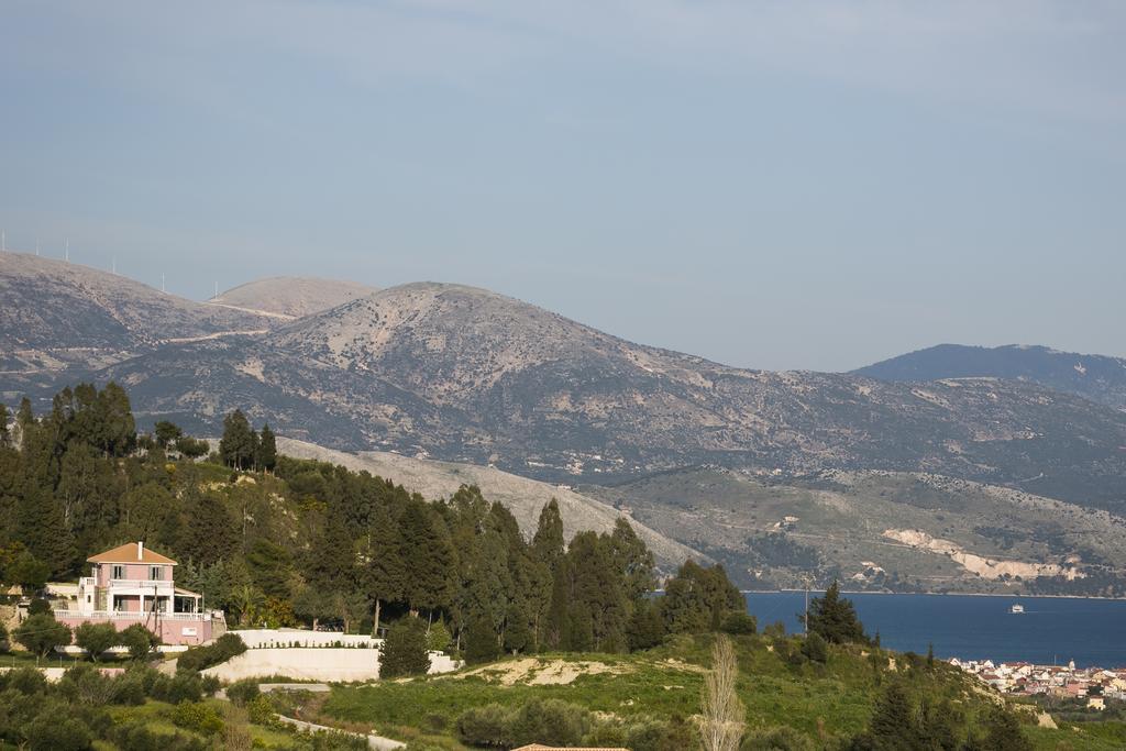 Athinais Villa *