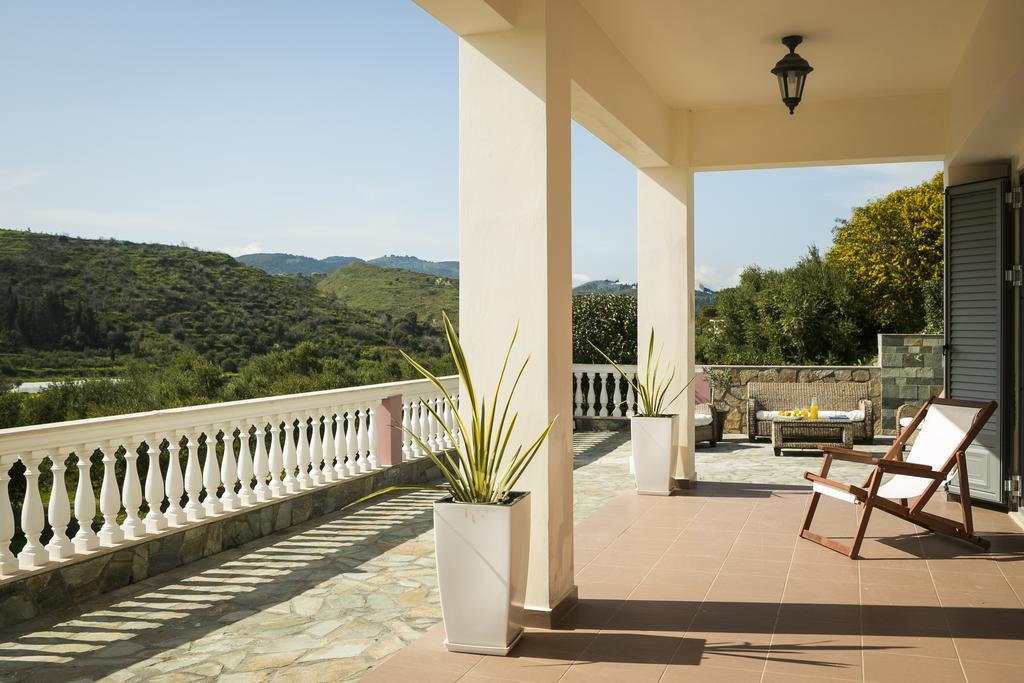 Villa Athinais *