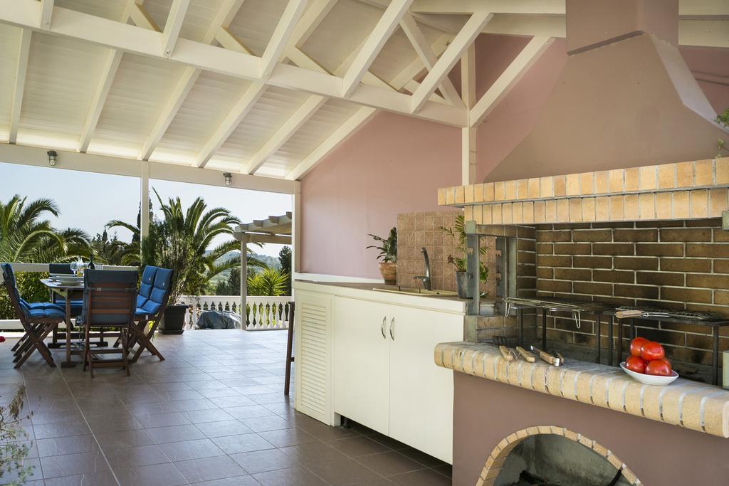 Athinais Villa *