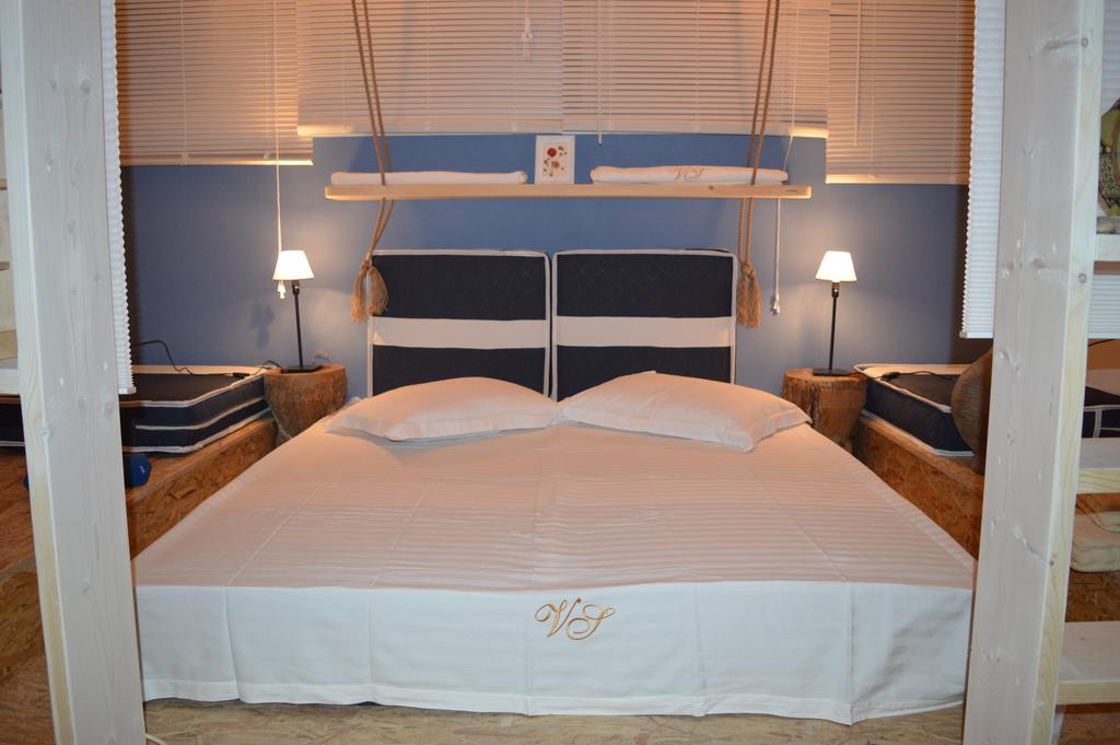 Penelope Bungalow Luxury Near To Airport Holiday home *