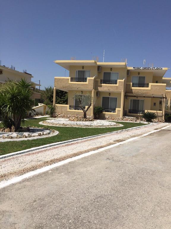 Apartment Mosaic Gardens