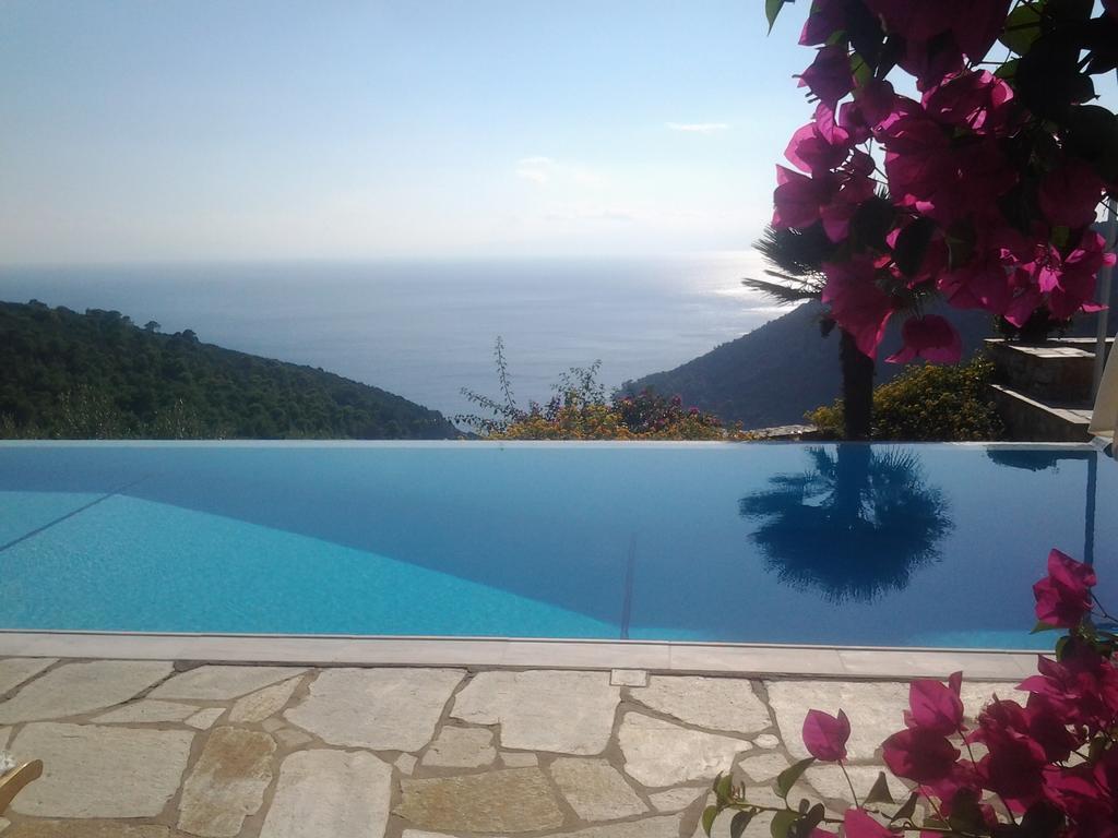 Elies Villa *