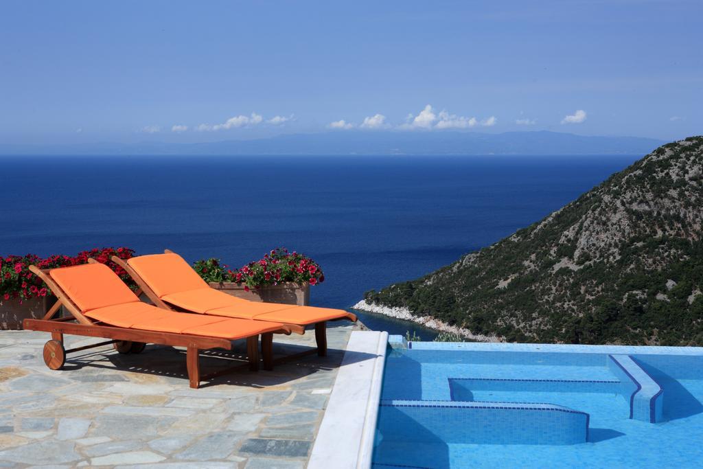 Elies Villa