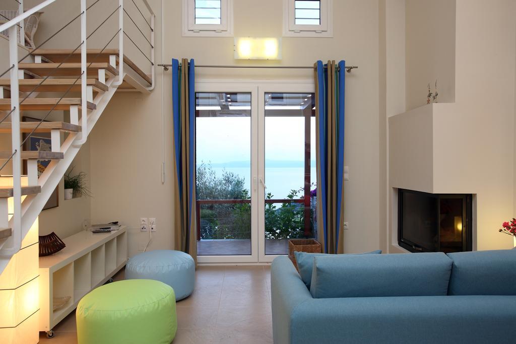 Elies Villa