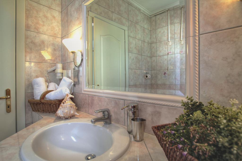 Socrates Plaza Aparthotel