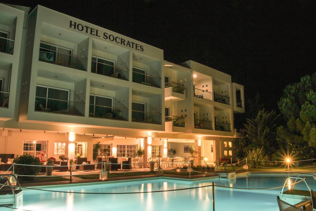 Socrates Plaza 2*