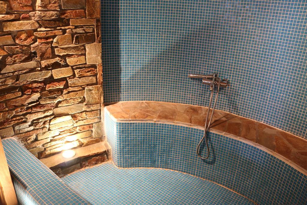 Efharis Beachfront Villa *