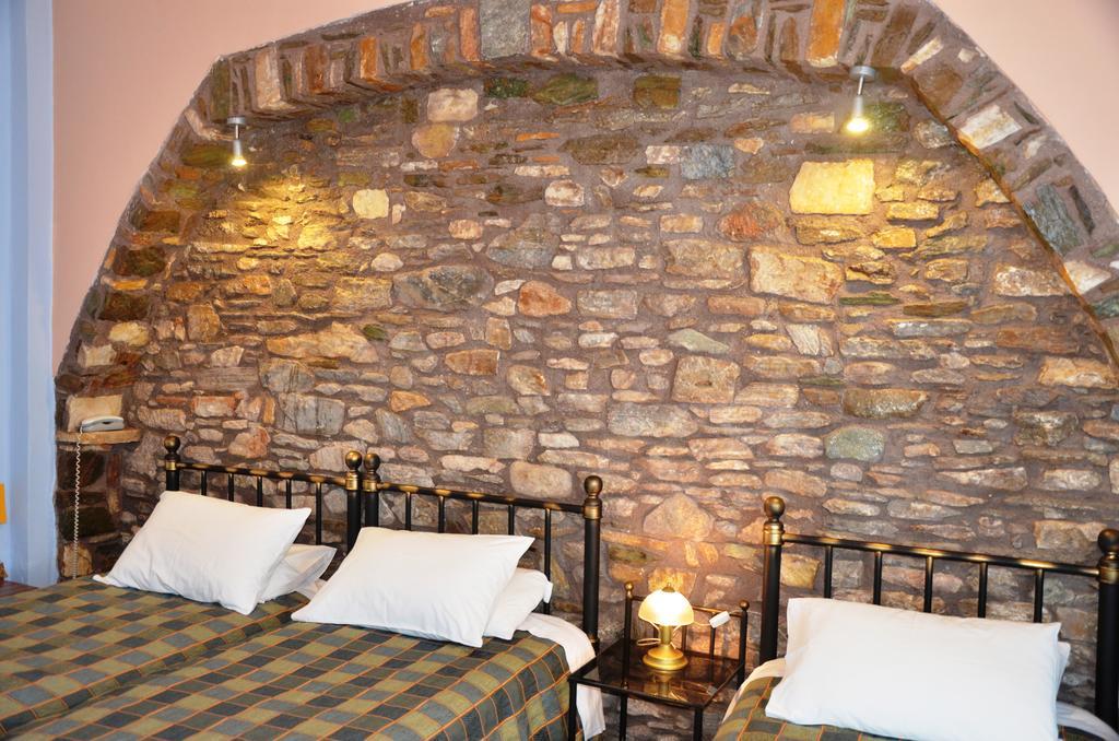 Pefkakia Park Guest house