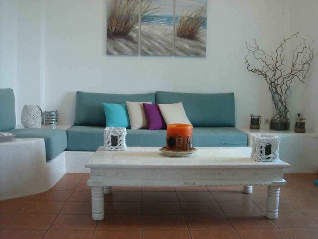 Aelia Santorini