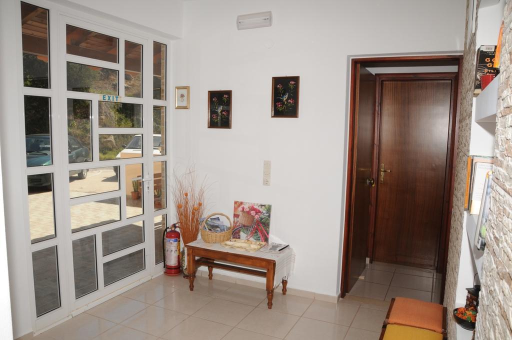 Anemoni Apartment *