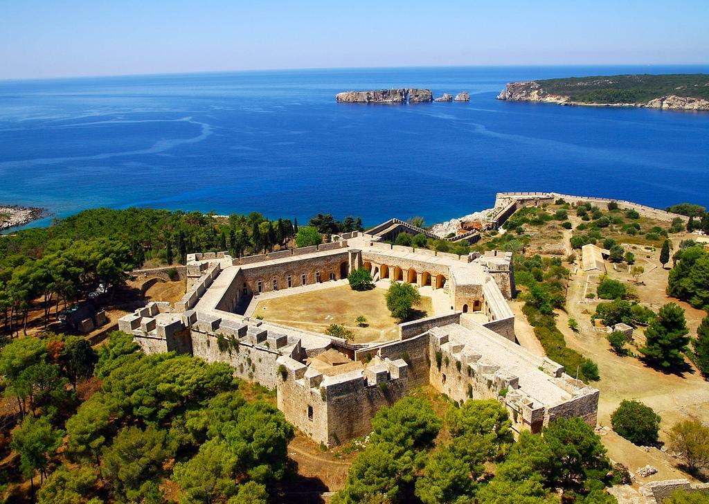 Finiki Plaza Methoni (Messenia)
