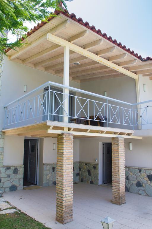 Villa Corinthian Melission