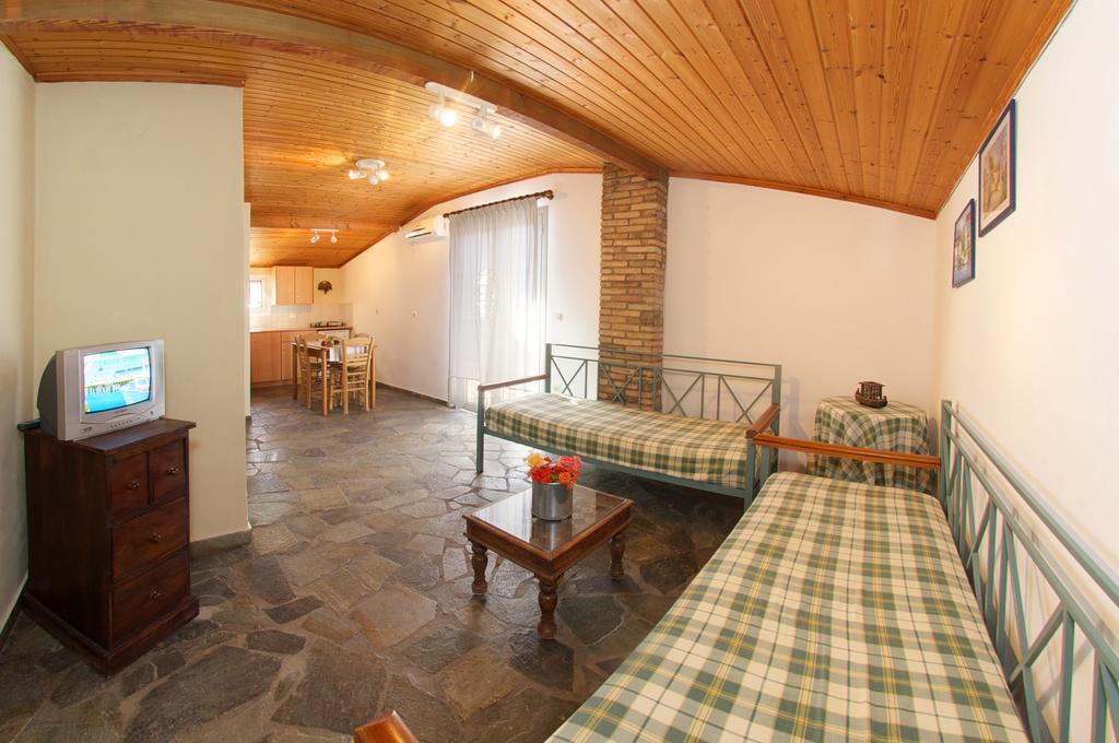 Nostos Hotel 3*