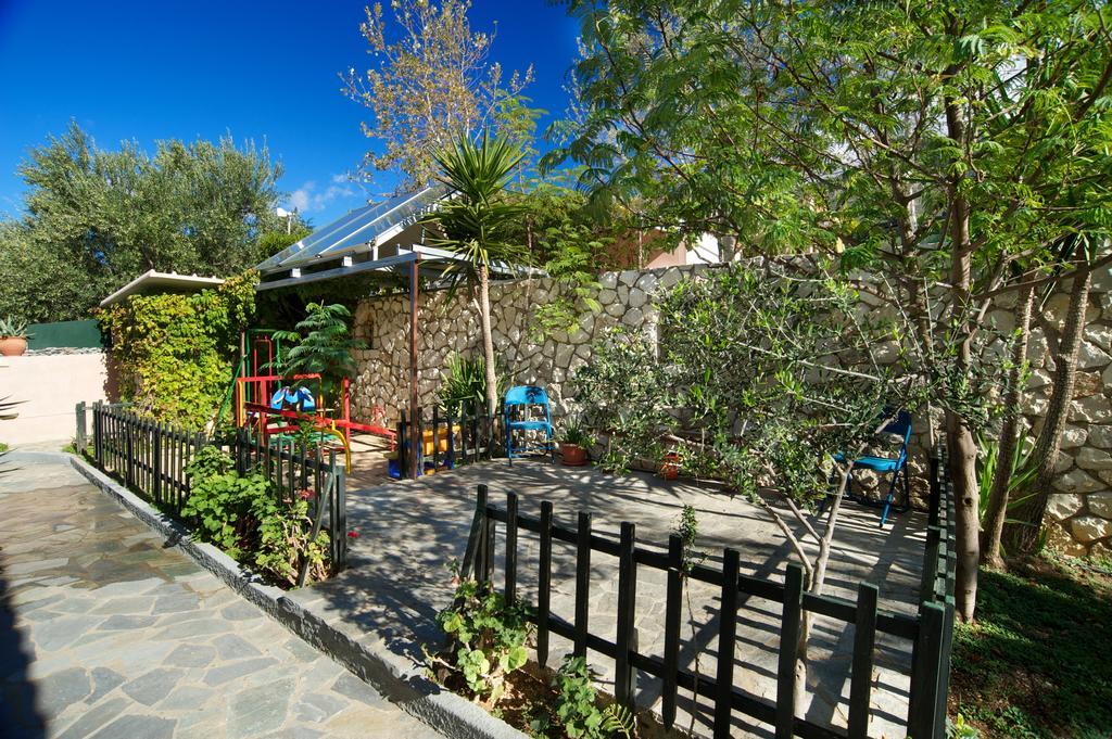 Nostos Aparthotel