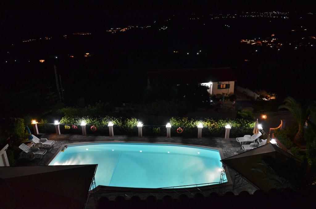 Nostos Aparthotel 2*