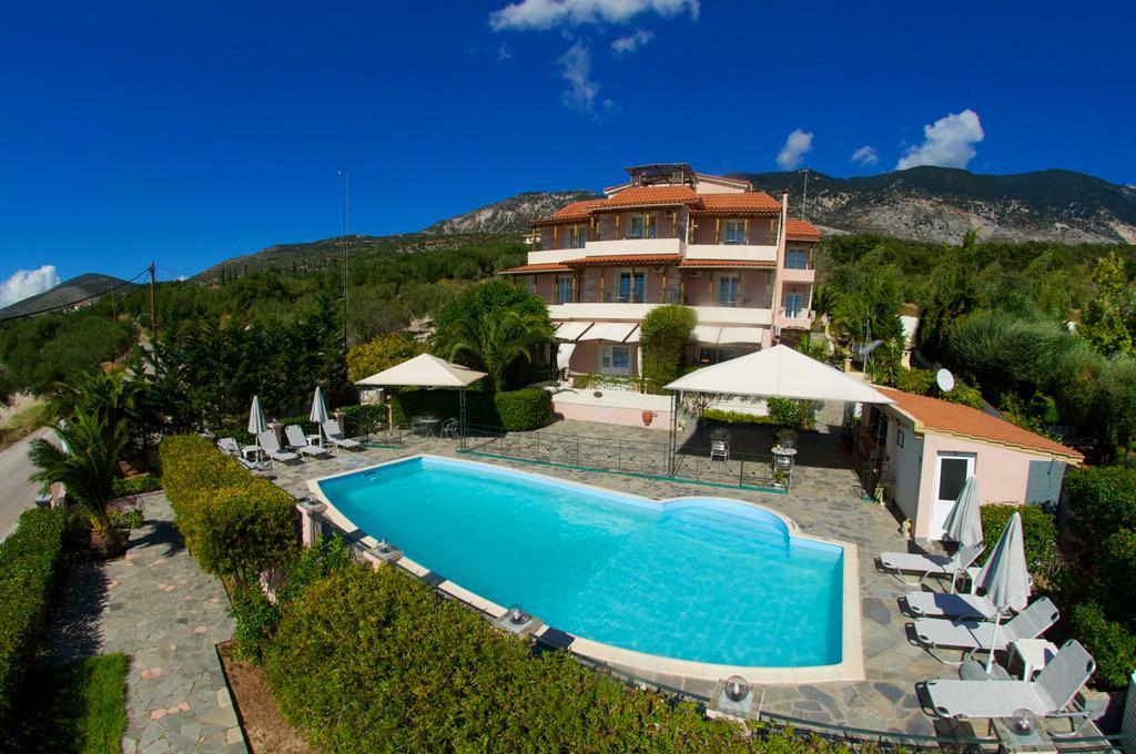 Hotel Nostos 3*