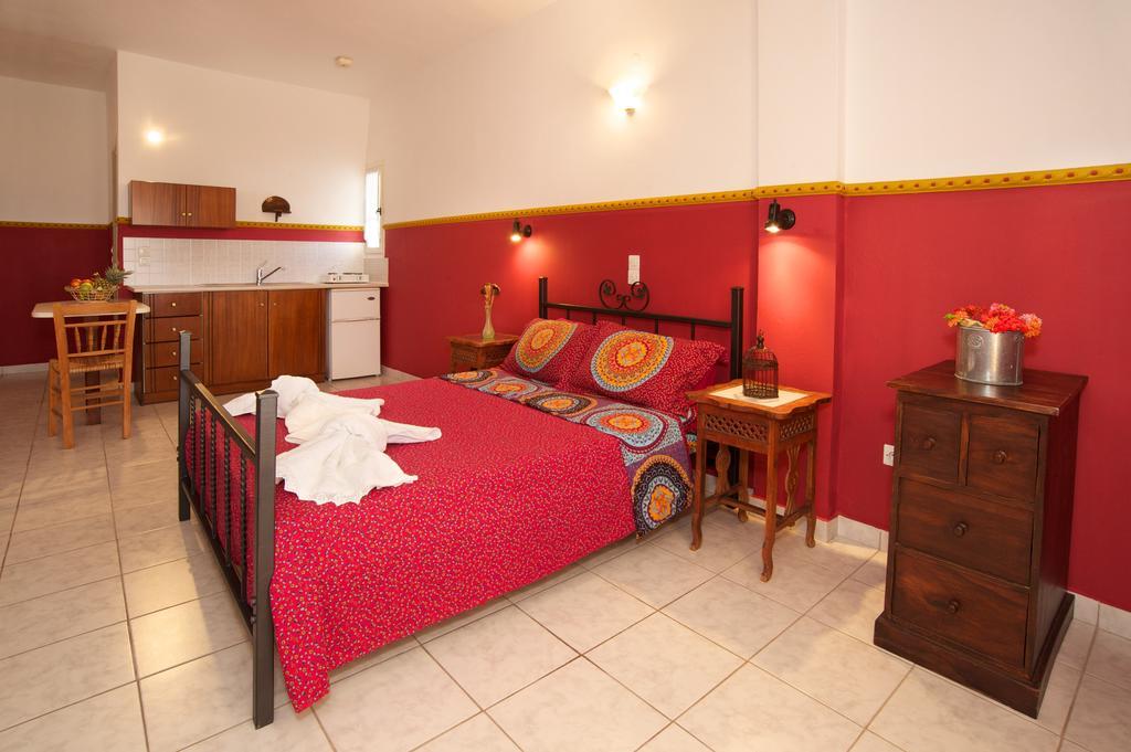 Nostos Hotel 3*