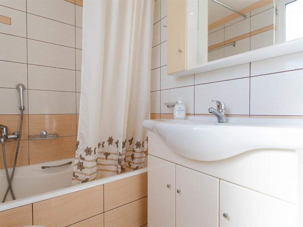 Iris Apartment