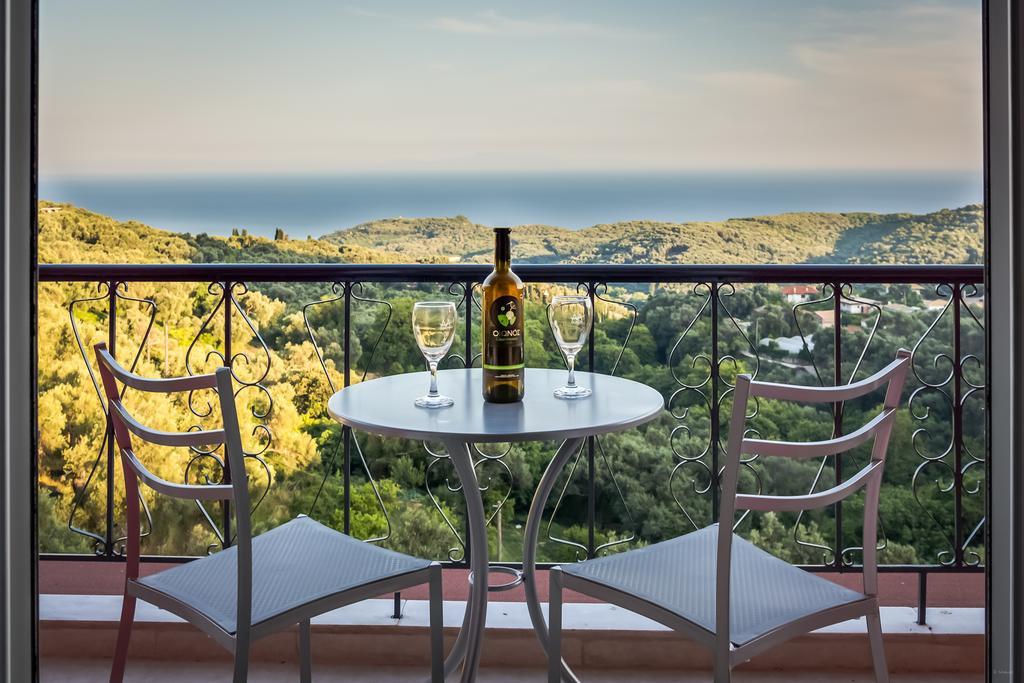 Anthoussa Guest house *
