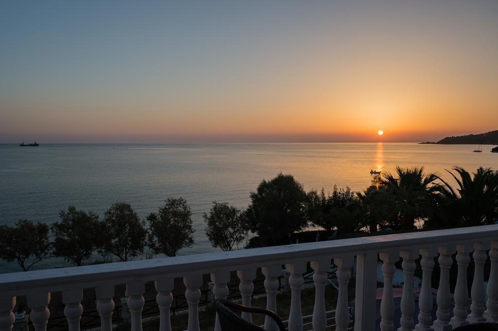 Laura House * Alykes (Zakynthos)